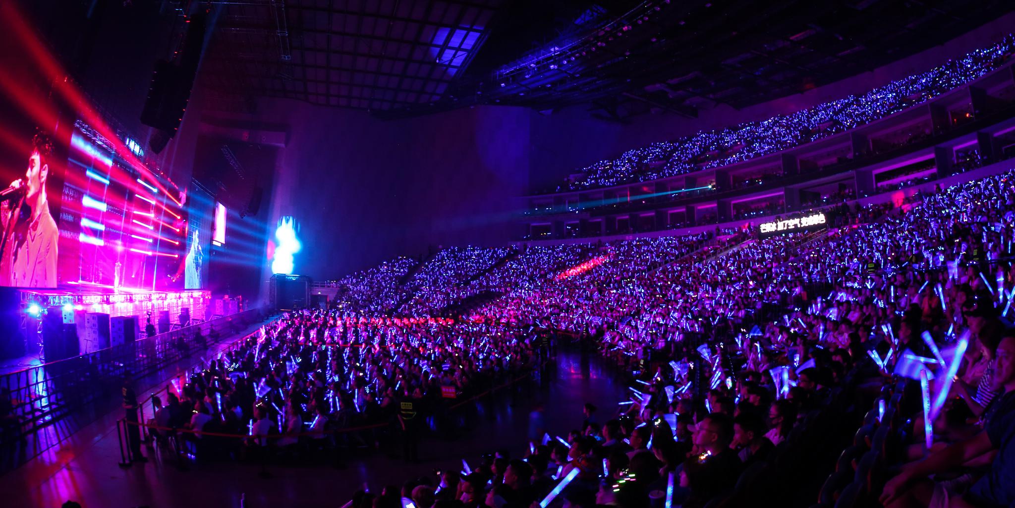 开云平台-FLY轻取FPX，Zeus拿下关键大龙宿命之战成都决赛之夜，让粉丝疯狂欢呼