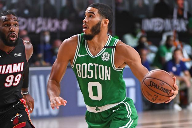 开云下载-TSM轻取V5，Crisp线上压制力十足峡谷大战小组赛，强势挺进下一轮