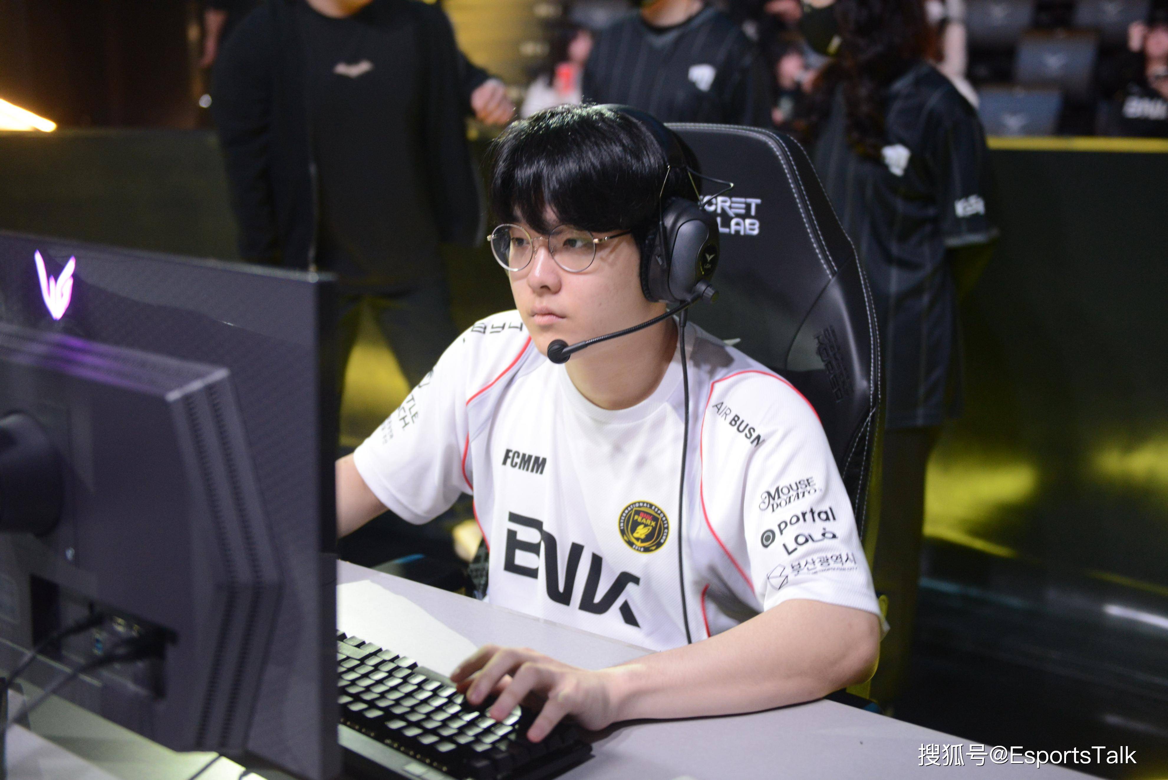 开云体育平台APP-C9翻盘IG，Hanssama线上压制力十足宿命之战小组赛，技惊四座